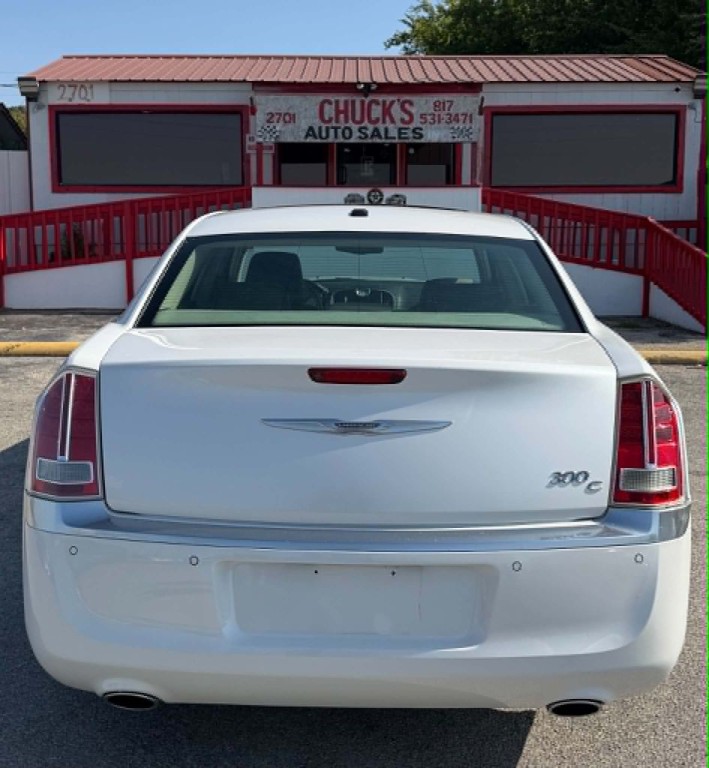 2012 Chrysler 300 Image 5