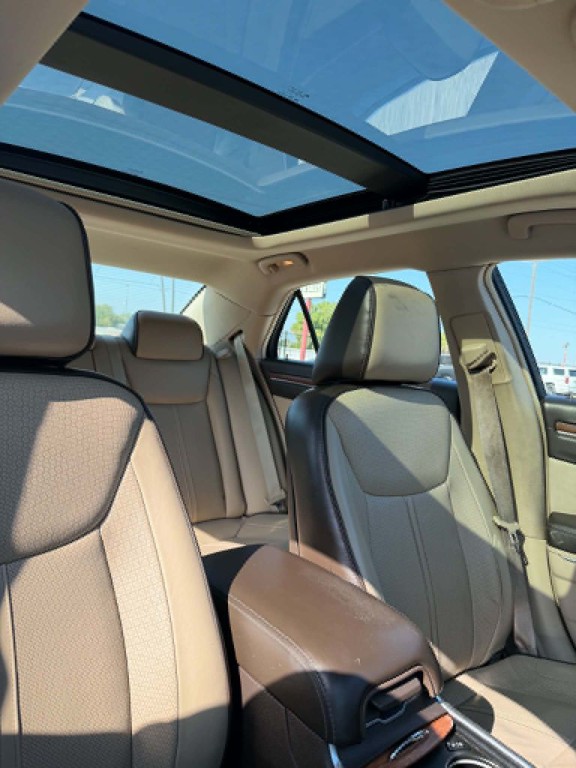 2012 Chrysler 300 Image 9