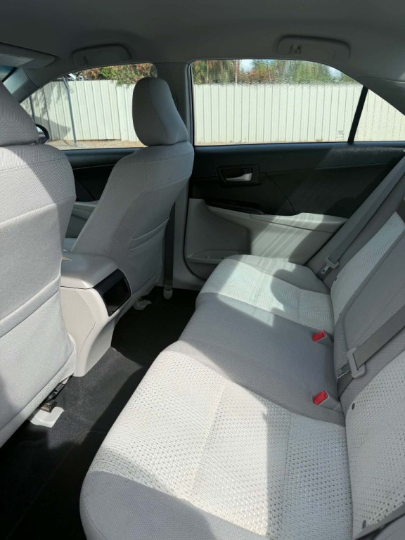 2014 Toyota Camry Image 10