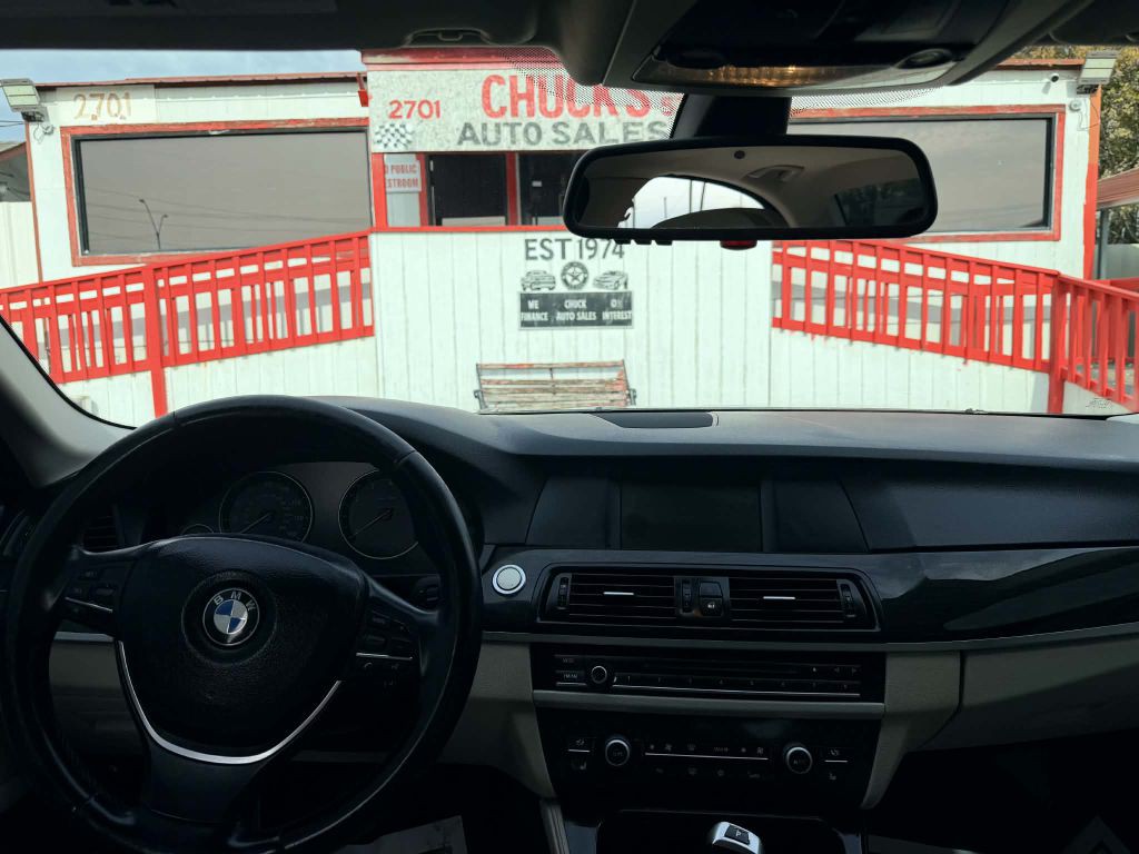 2011 BMW 5 Series Image 5