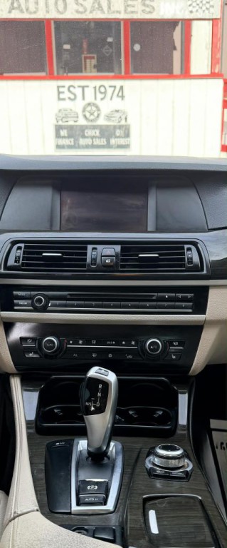 2011 BMW 5 Series Image 6