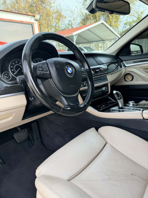 2011 BMW 5 Series Image 7