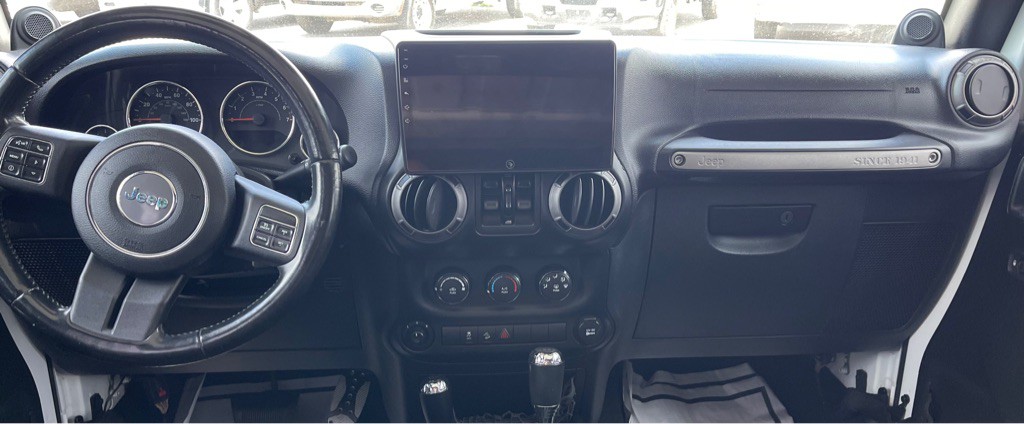 2012 Jeep Wrangler Unlimited Image 11