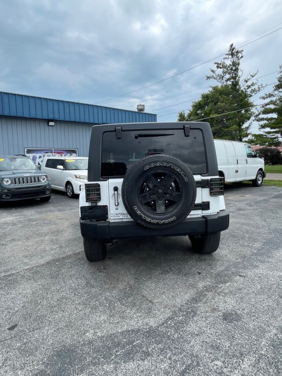 2012 Jeep Wrangler Unlimited Image 12