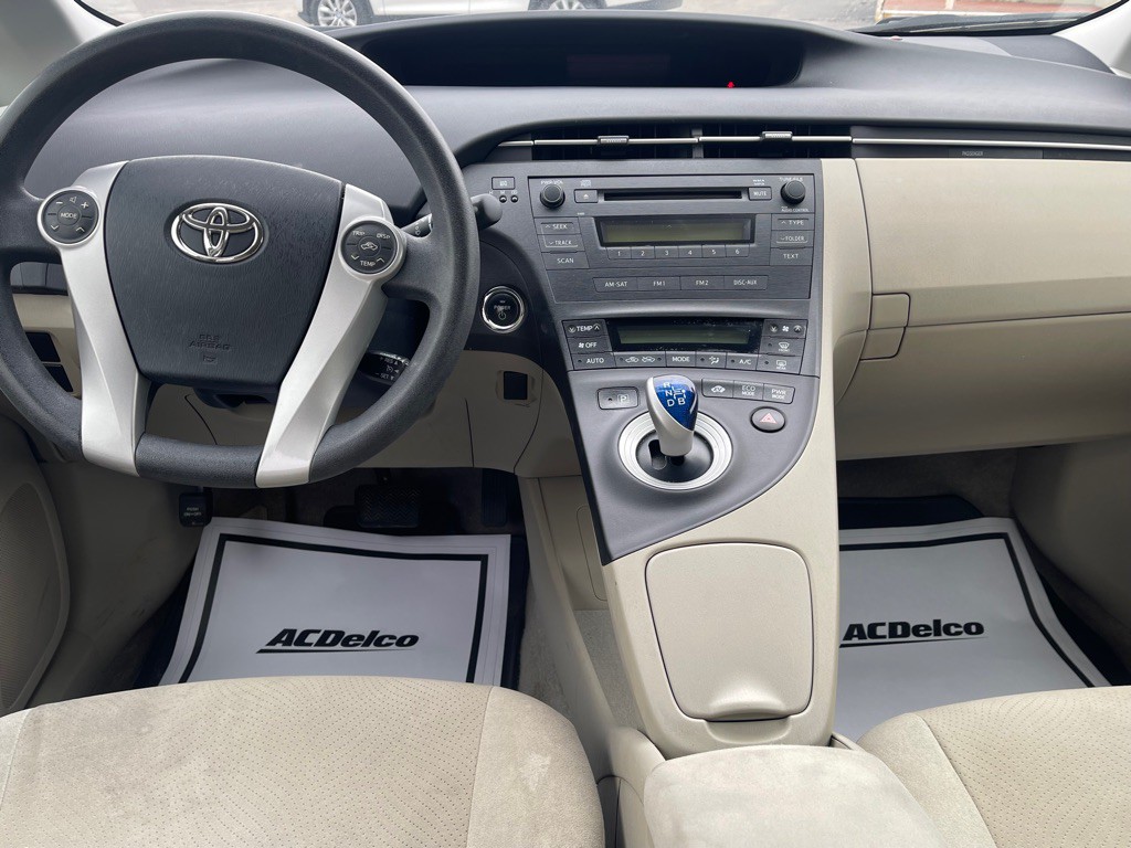 2011 Toyota Prius Image 13