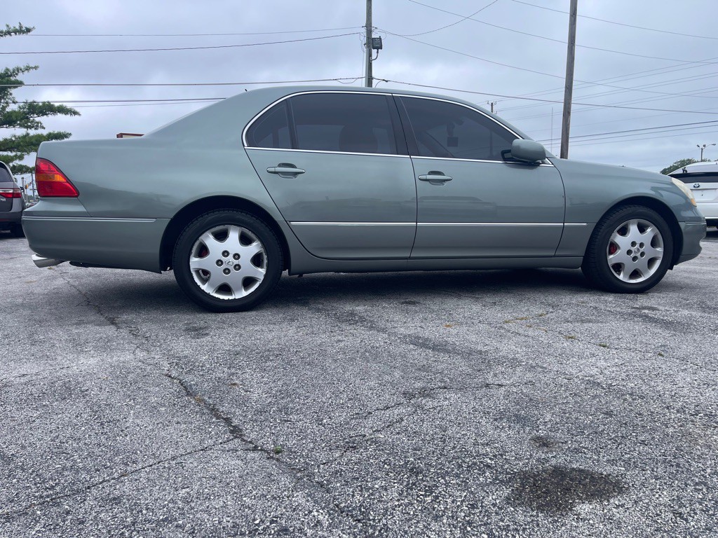 2003 Lexus LS Image 3