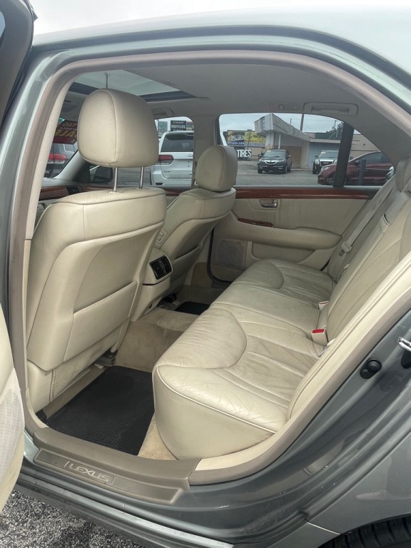 2003 Lexus LS Image 8