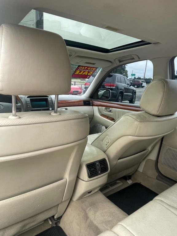 2003 Lexus LS Image 10