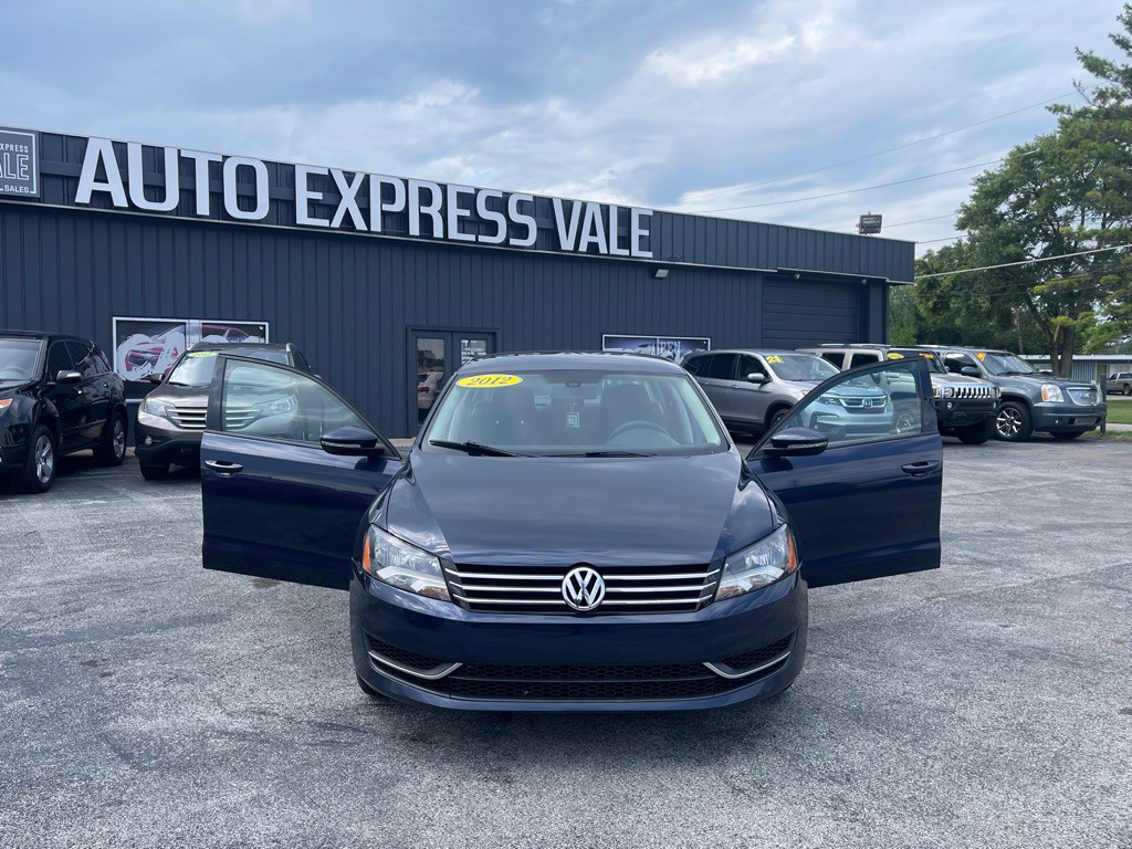 2012 Volkswagen Passat Image 1