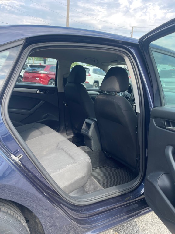 2012 Volkswagen Passat Image 4
