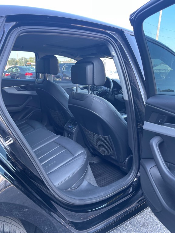 2017 Audi A4 Image 4