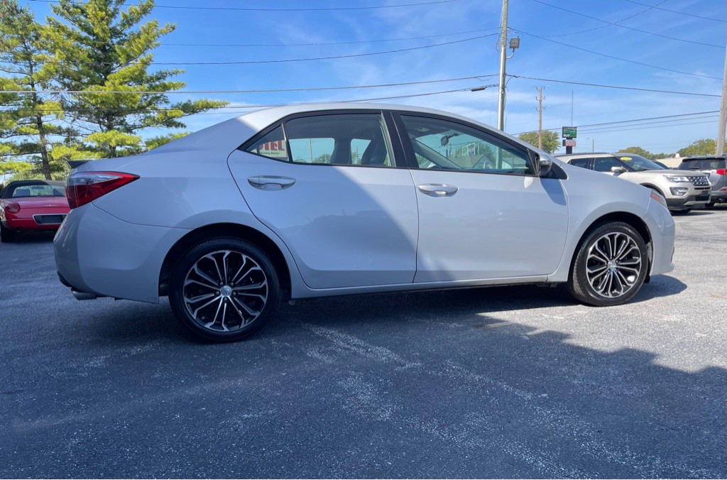 2014 Toyota Corolla Image 2