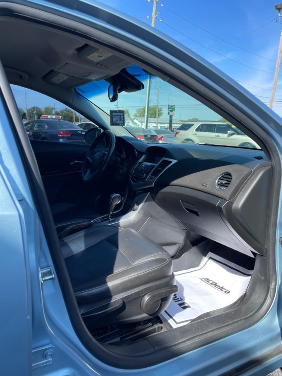 2011 Chevrolet Cruze Image 3