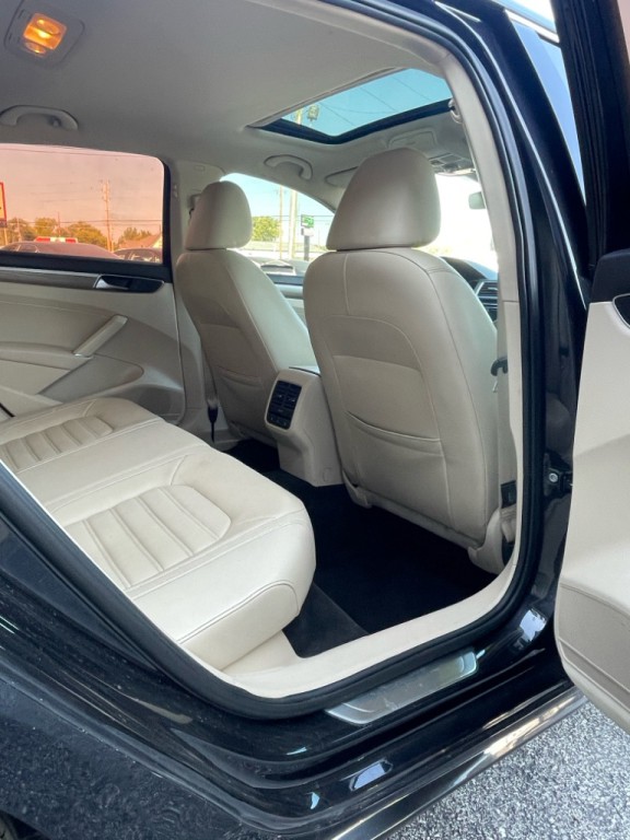 2017 Volkswagen Passat Image 4