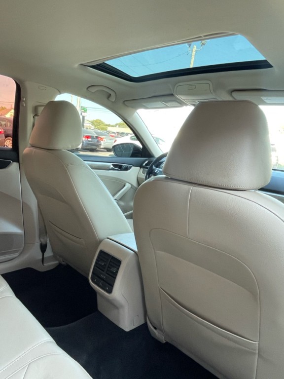 2017 Volkswagen Passat Image 6