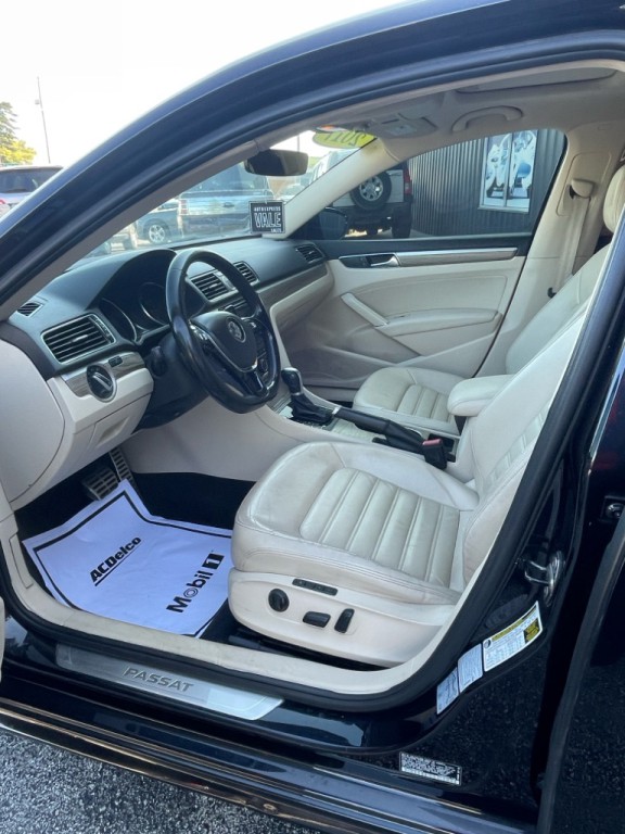 2017 Volkswagen Passat Image 8