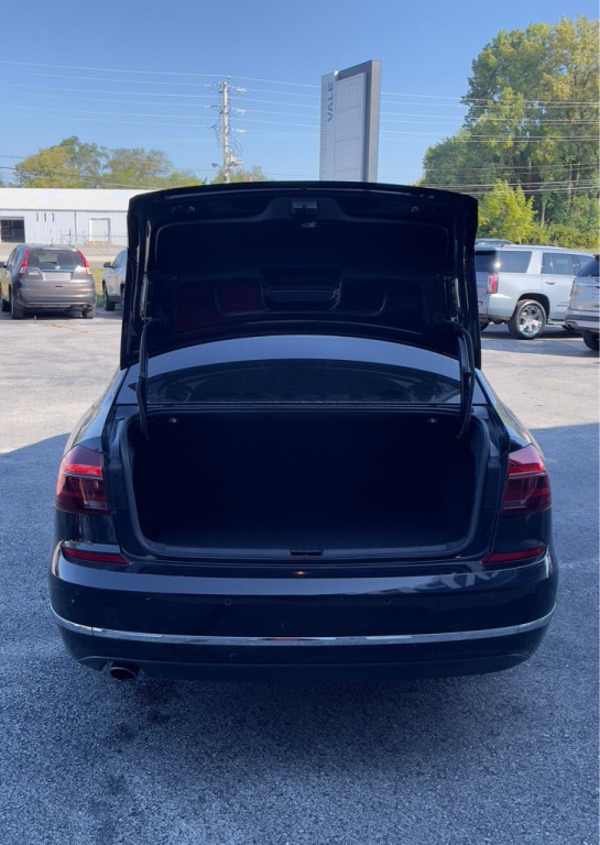 2017 Volkswagen Passat Image 11