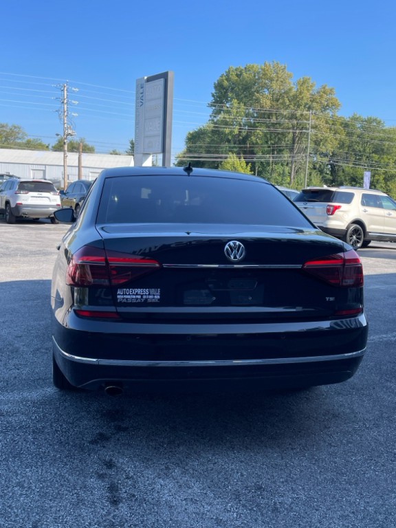2017 Volkswagen Passat Image 12