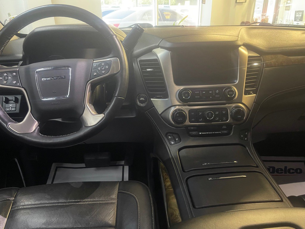 2016 GMC Yukon Image 12