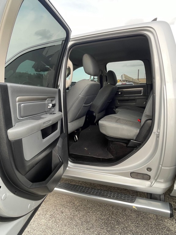 2016 RAM 1500 Image 7