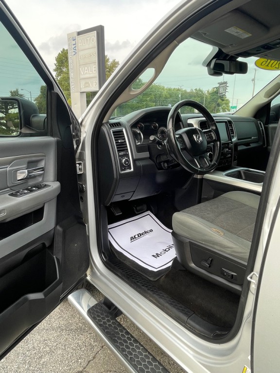 2016 RAM 1500 Image 8