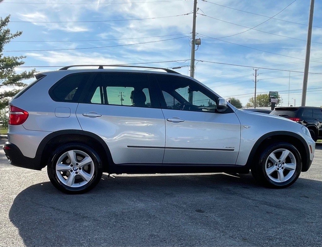 2010 BMW X5 Image 2