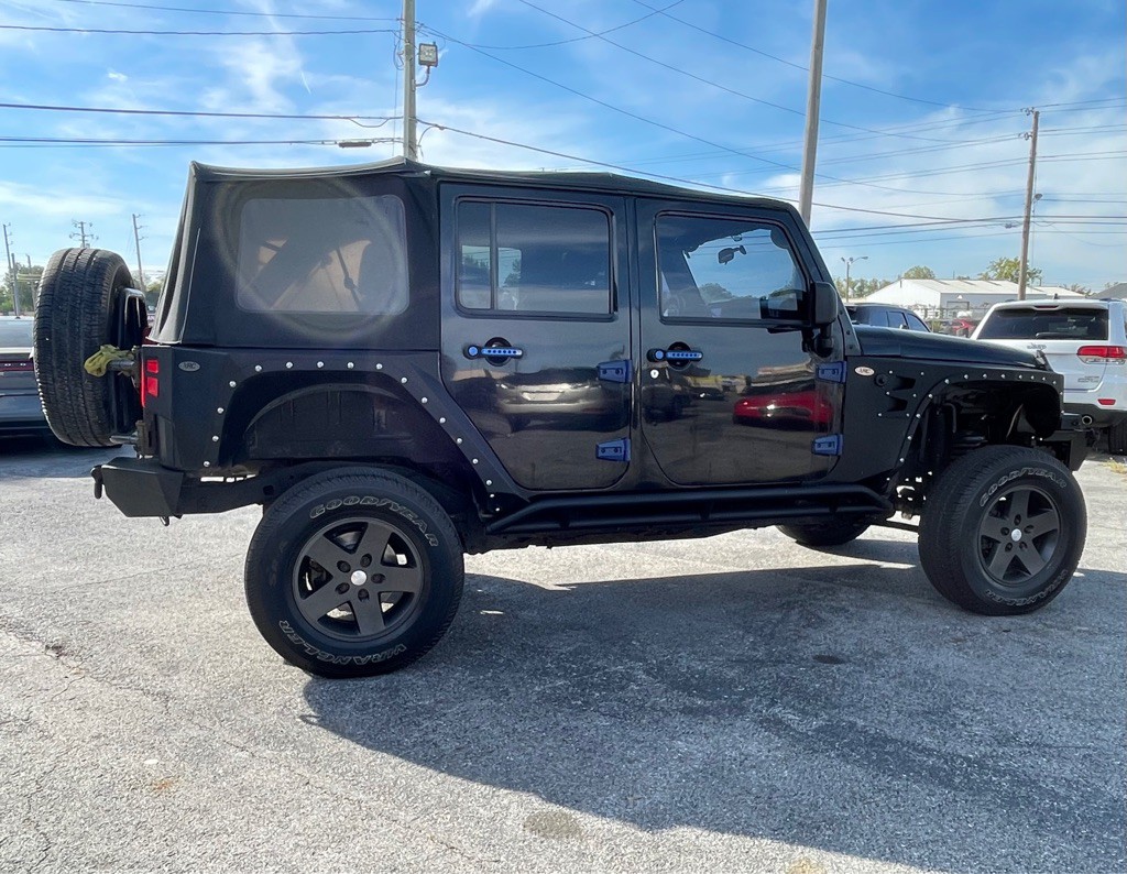 2012 Jeep Wrangler Unlimited Image 2