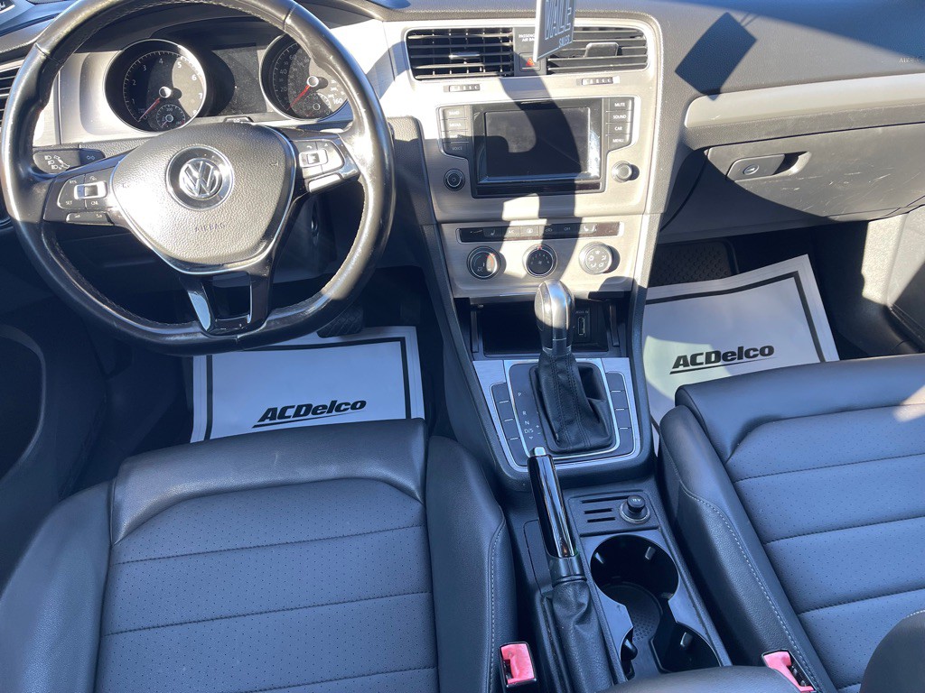 2015 Volkswagen Golf Image 8