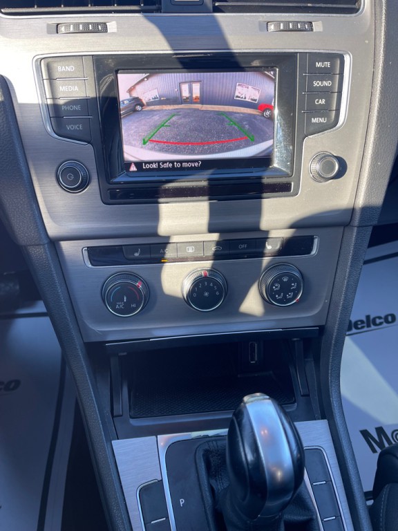 2015 Volkswagen Golf Image 9