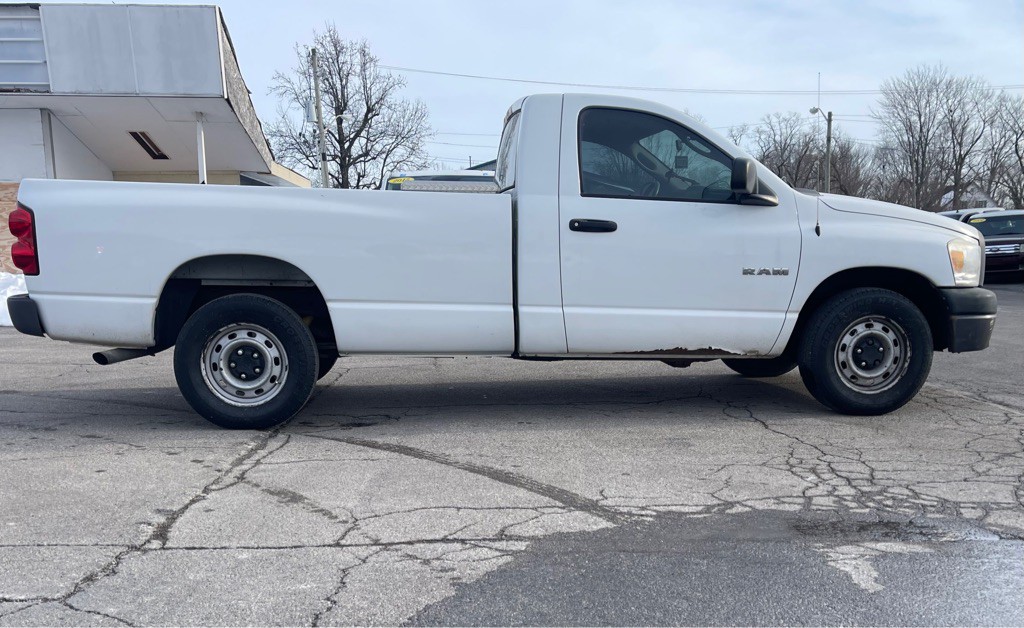 2008 Dodge Ram 1500 Image 2