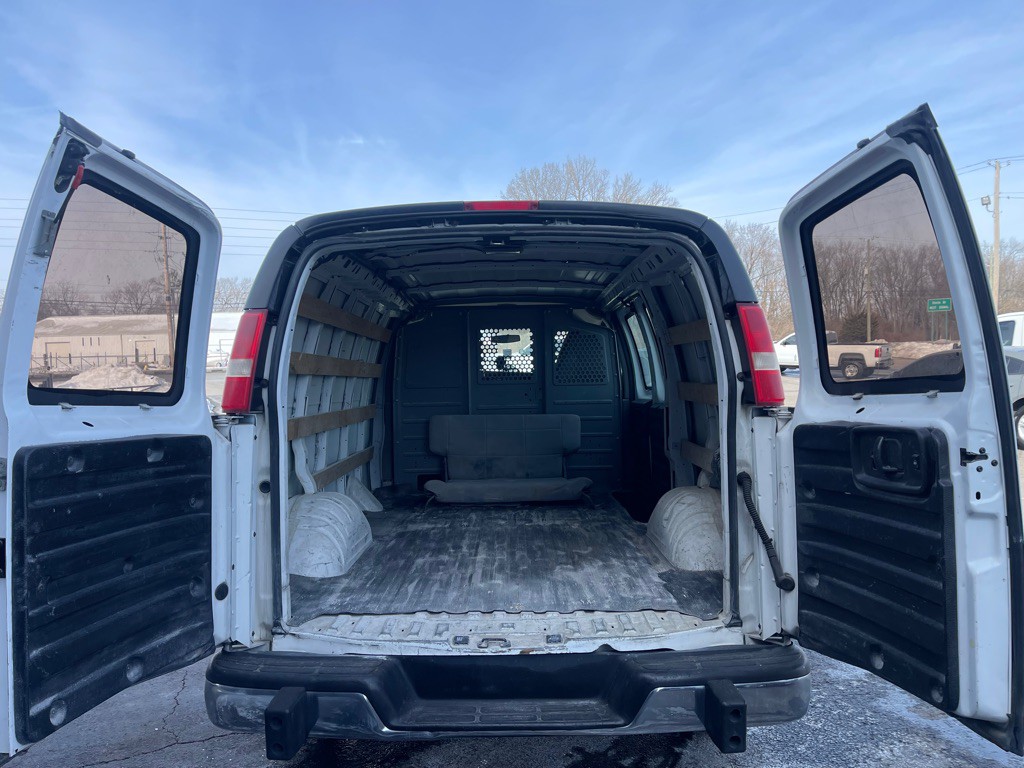 2014 GMC Savana Image 7