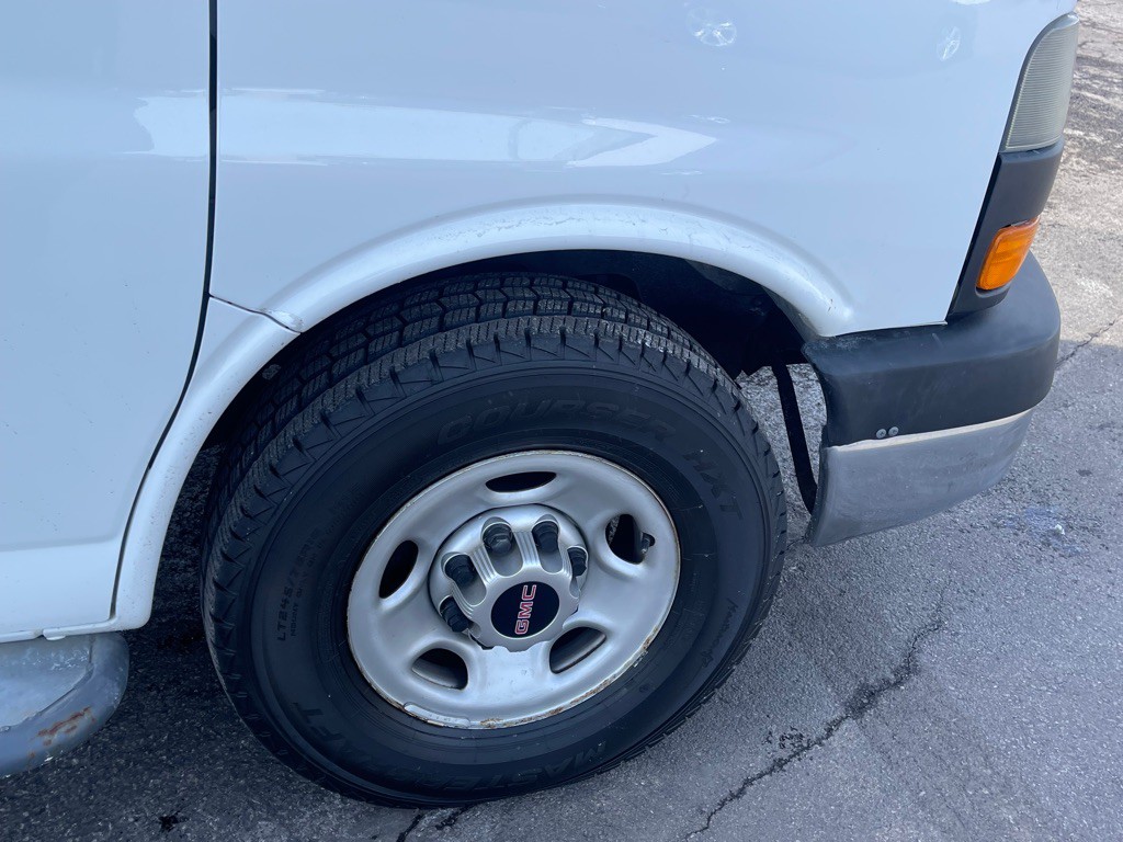 2014 GMC Savana Image 9