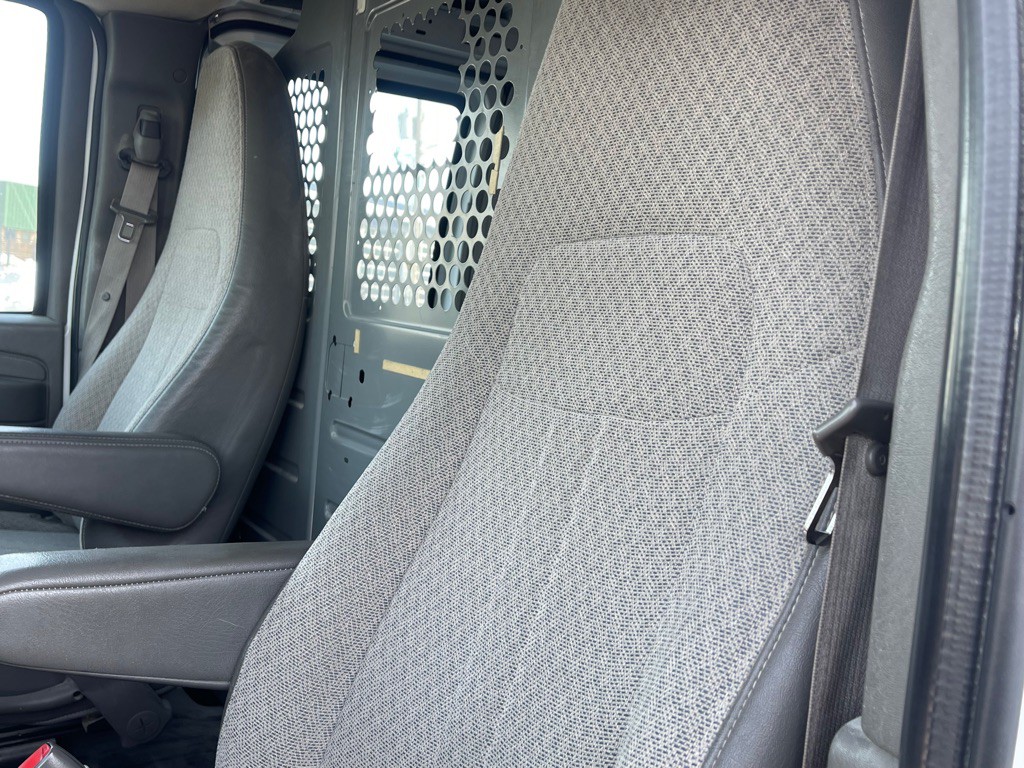 2014 GMC Savana Image 12