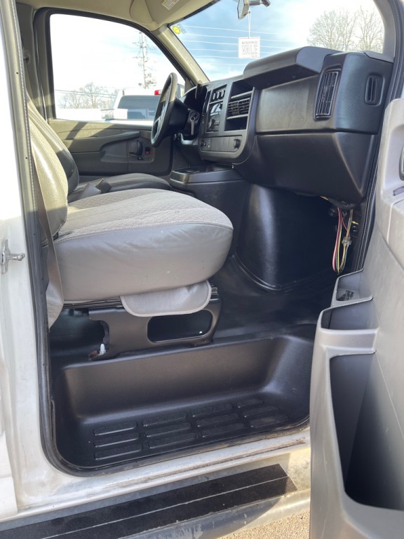 2014 GMC Savana Image 4