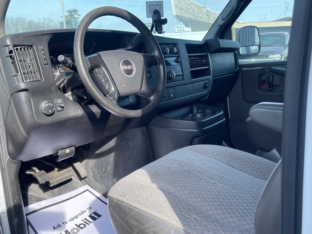 2014 GMC Savana Image 8