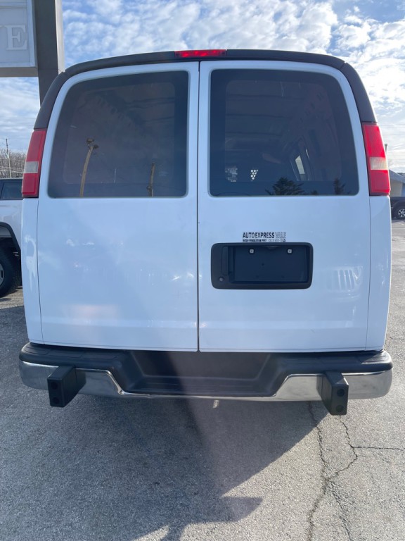 2014 GMC Savana Image 12