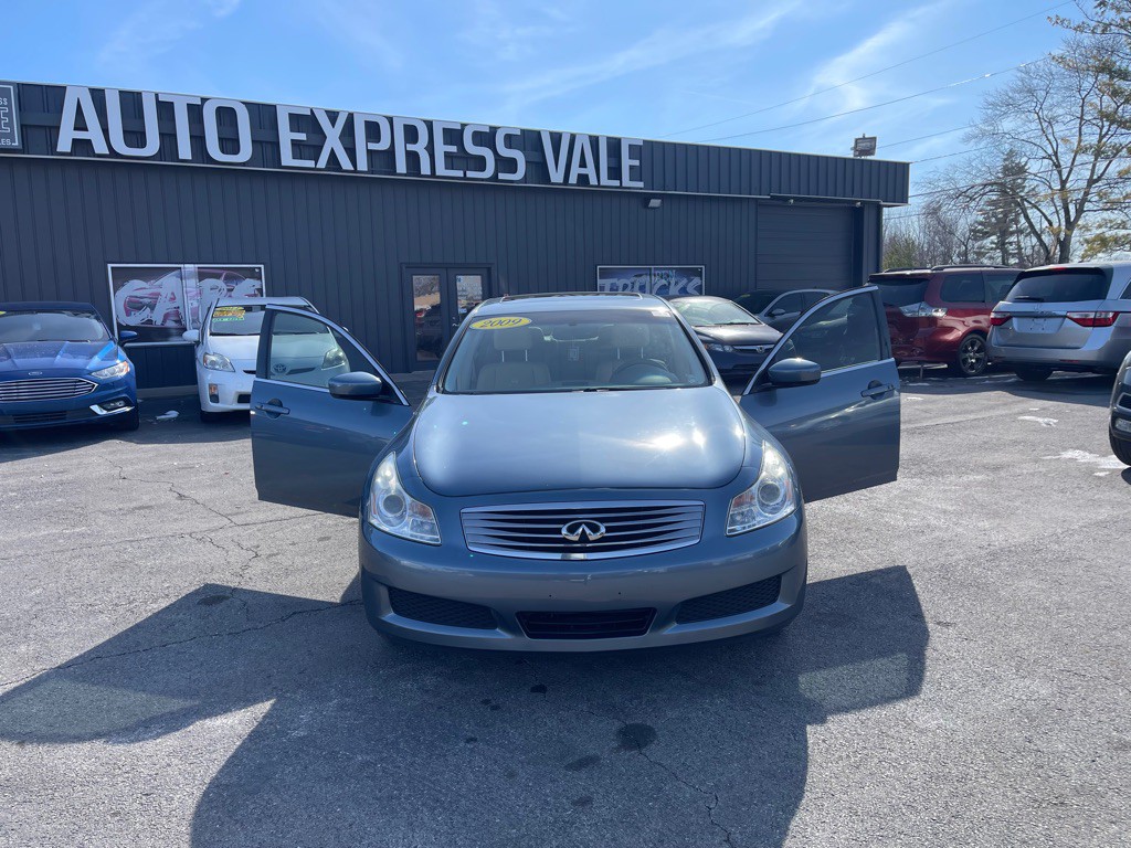 2009 INFINITI G37 Image 1