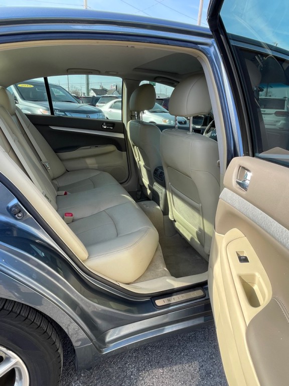 2009 INFINITI G37 Image 4