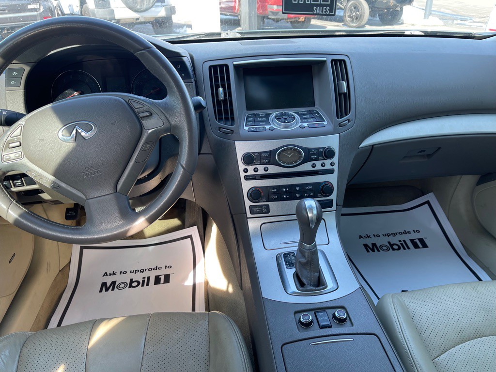 2009 INFINITI G37 Image 8