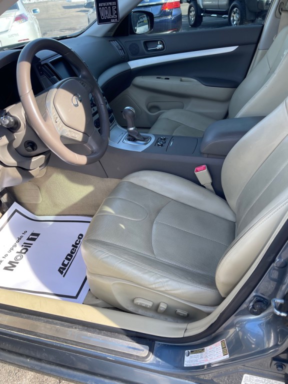 2009 INFINITI G37 Image 9