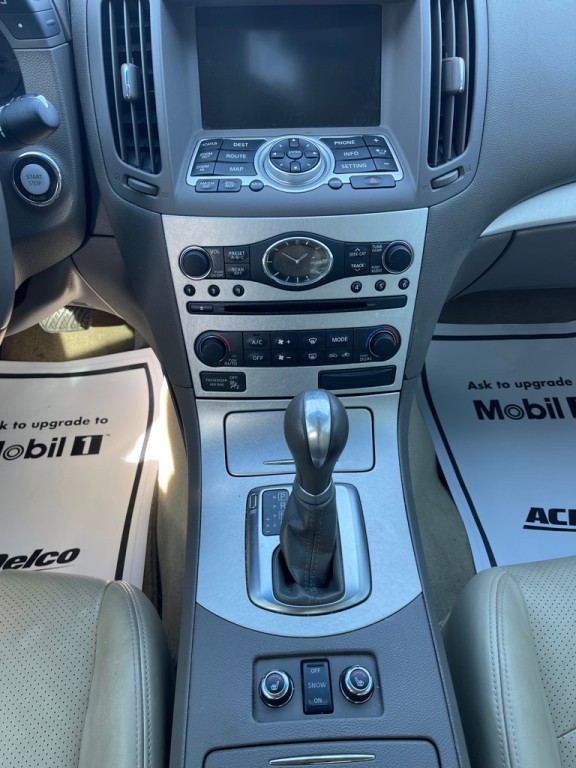 2009 INFINITI G37 Image 10