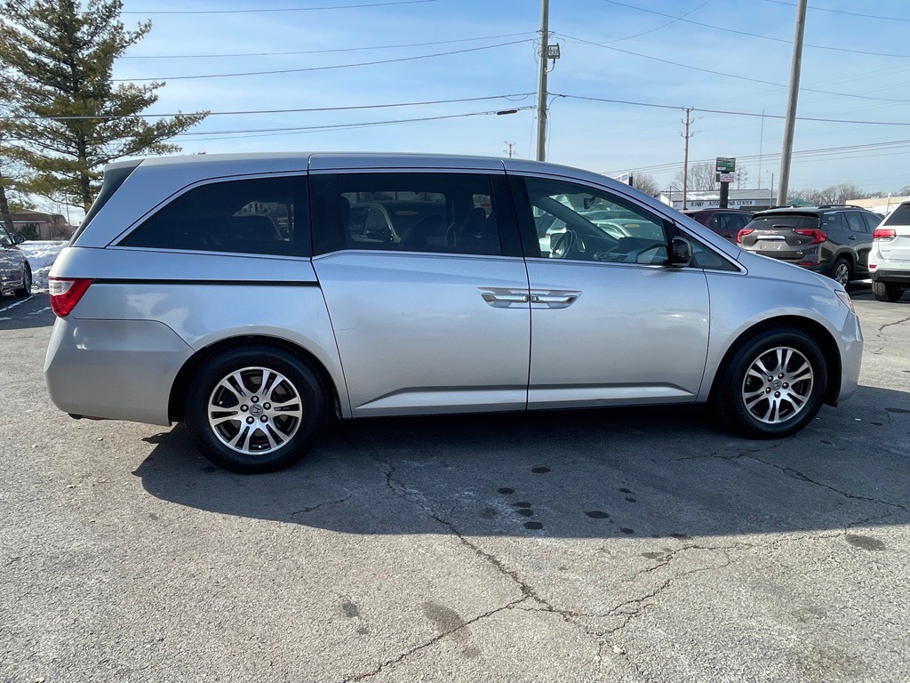 2012 Honda Odyssey Image 2