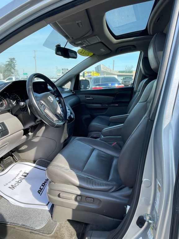 2012 Honda Odyssey Image 12