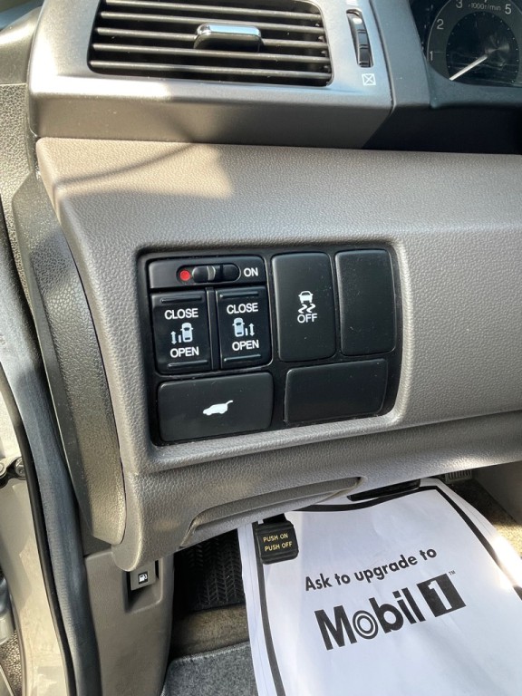 2012 Honda Odyssey Image 13