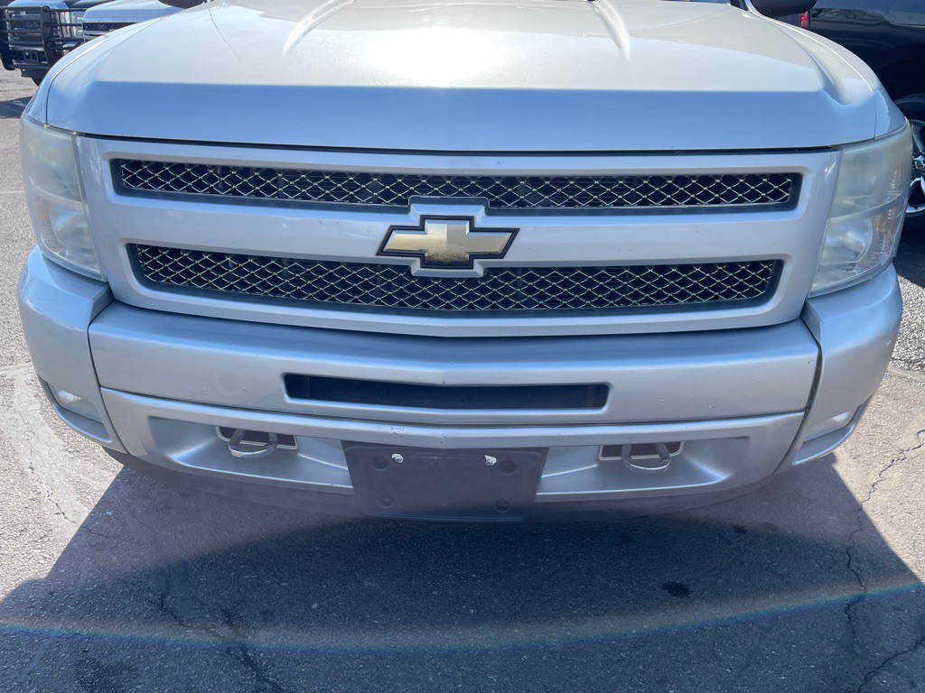 2011 Chevrolet Silverado 1500 Image 2