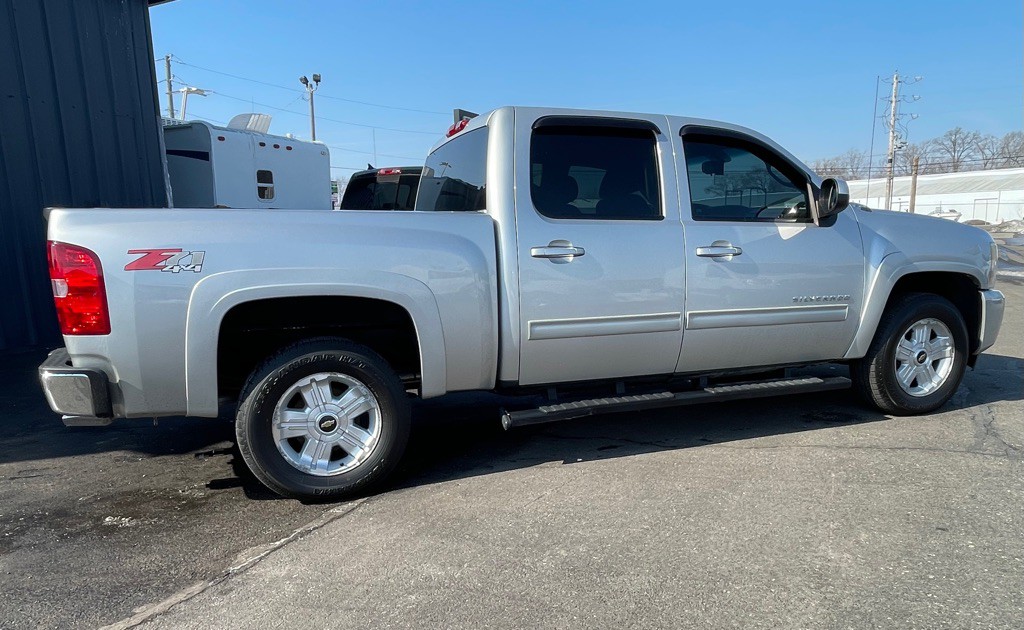 2011 Chevrolet Silverado 1500 Image 3