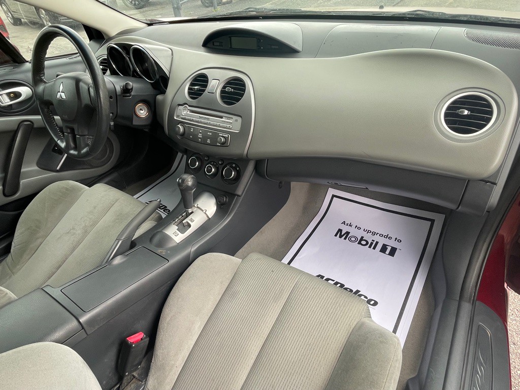 2007 Mitsubishi Eclipse Image 8