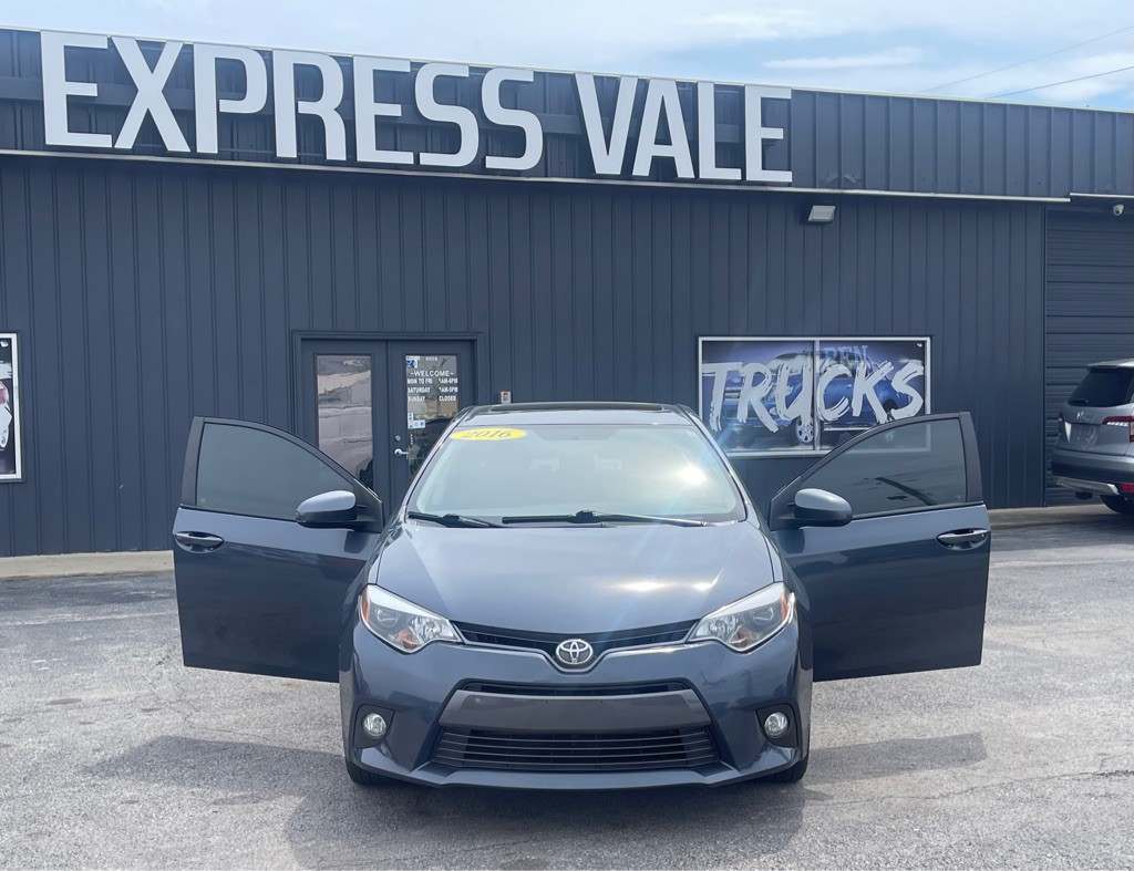 2016 Toyota Corolla Image 1