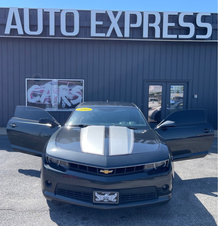 2015 Chevrolet Camaro Image 2