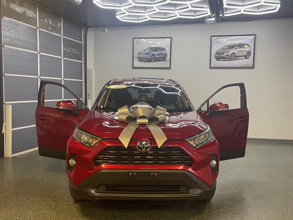 2020 Toyota Rav4 Image 1